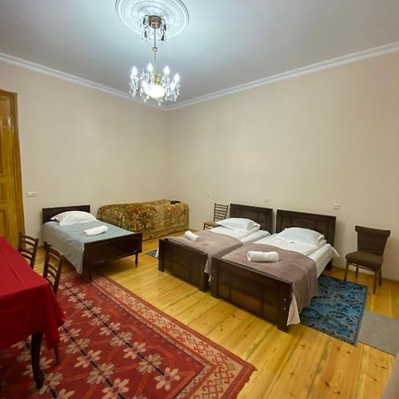 Season Hotell Kutaisi Exteriör bild